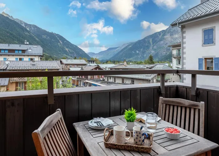 Charming Apartment With Mountain View